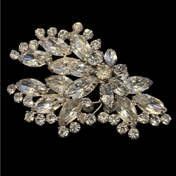 Vintage Old Hollywood Elegant Rhinestone Brooch - Picture 7 of 8